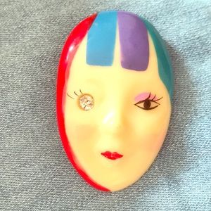 Vintage 80’ Face pin.🎭❤️